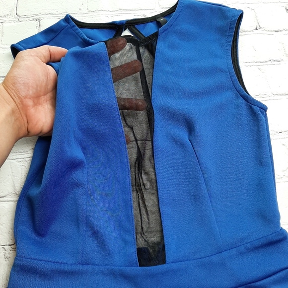 Bundle of 4 dresses - Picture 15 of 16